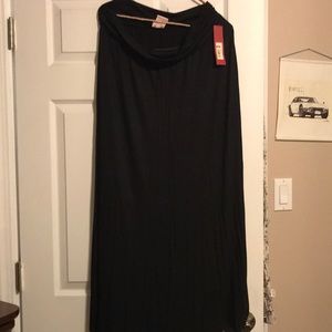 Black maxi skirt 95%rayon 5%spandex